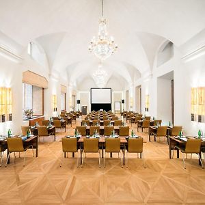 Mandarin Oriental, Prague